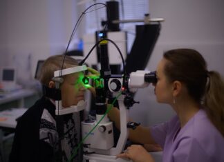 Ile kosztuje wizyta u okulisty w Vision Express?